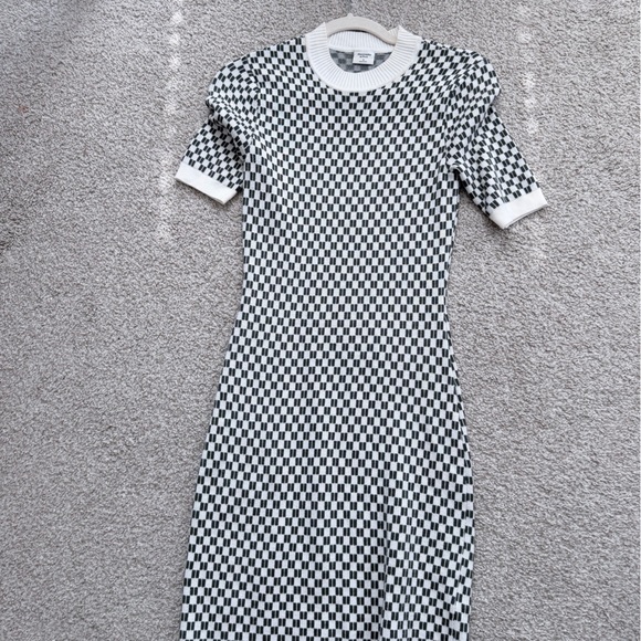 Abercrombie & Fitch Dresses & Skirts - Abercrombie & Fitch Black and White Checkered Mini Dress